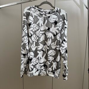 Eleven Paris x DISNEY Monochrome Graphic Mickey Hands Sweatshirt